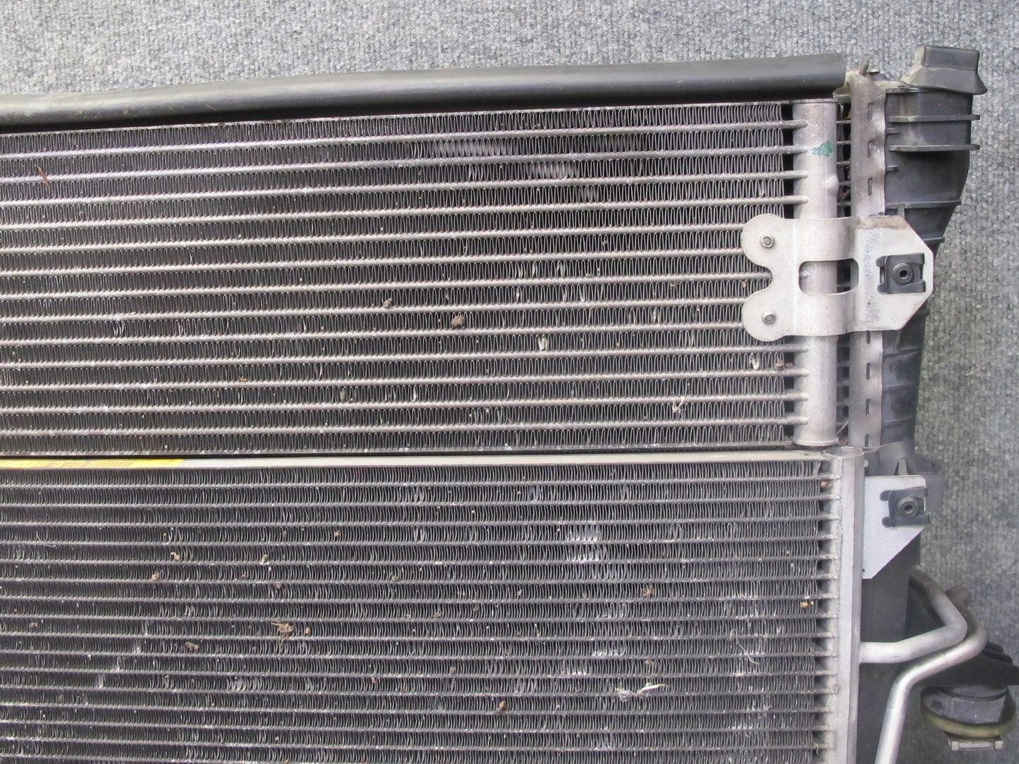 2003-2006 Porsche Cayenne 955 4.5L Turbo Engine Radiator A/C Condenser Fan Assy