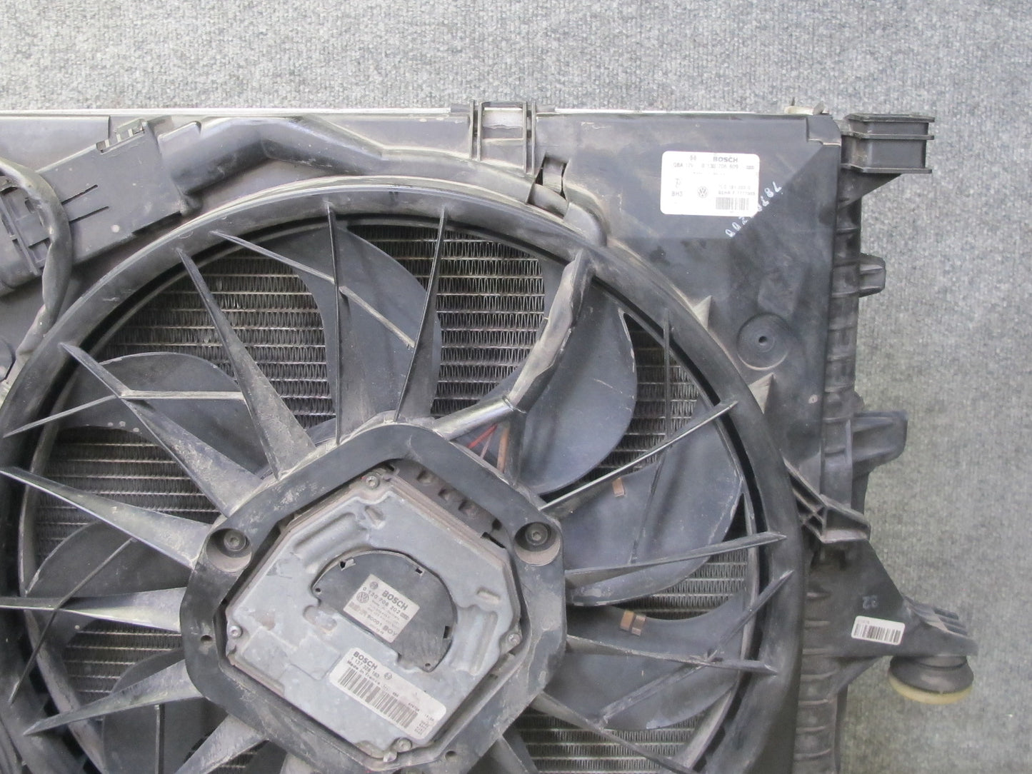 08-10 Porsche Cayenne 957 4.8 Turbo Engine Cooling Radiator Condenser Fan Shroud