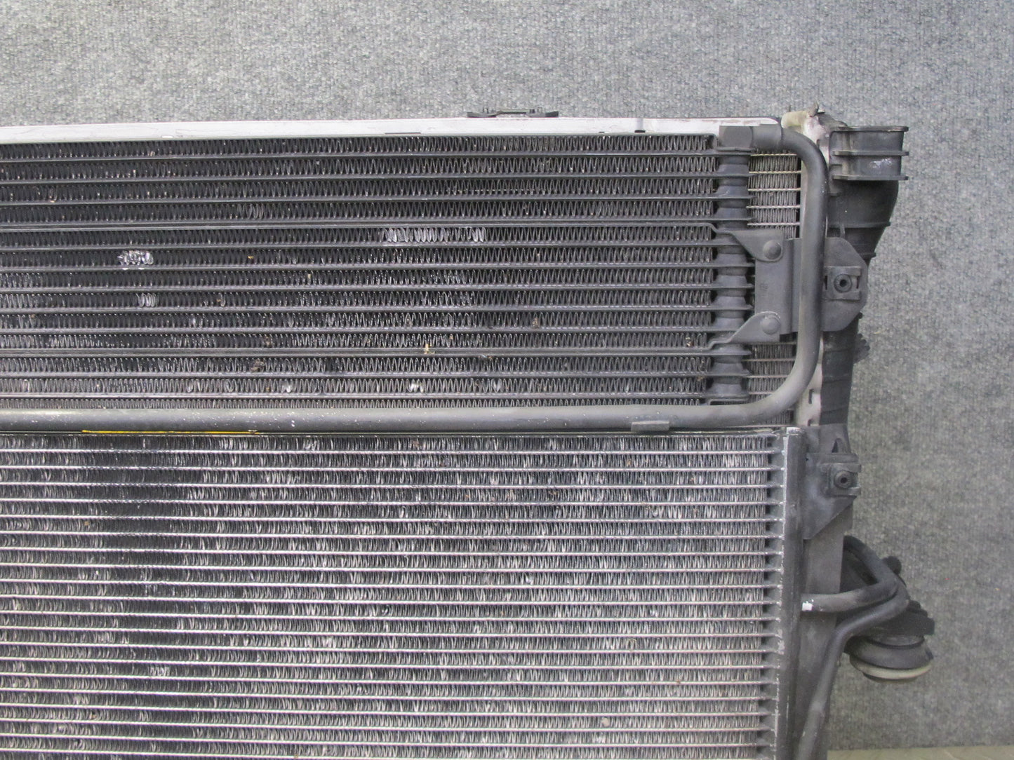 08-10 Porsche Cayenne 957 4.8 Turbo Engine Cooling Radiator Condenser Fan Shroud