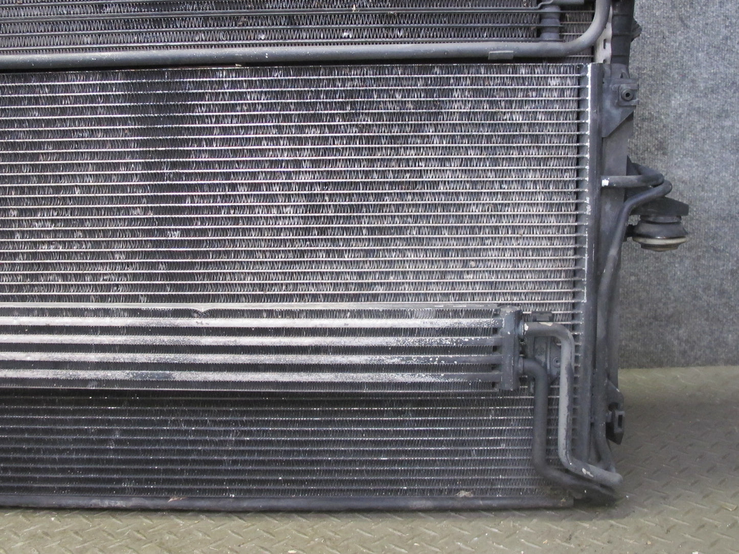08-10 Porsche Cayenne 957 4.8 Turbo Engine Cooling Radiator Condenser Fan Shroud