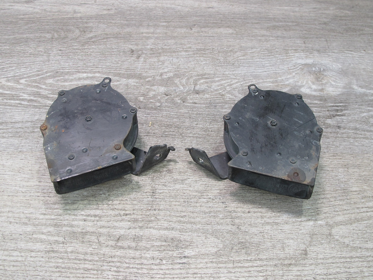 84-96 Chevrolet Corvette C4 Set of 2 High & Low Tone Note Pitch Horn Signal OEM