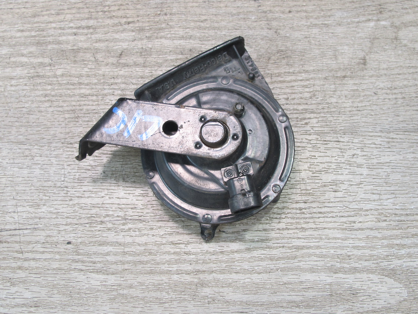 84-96 Chevrolet Corvette C4 Set of 2 High & Low Tone Note Pitch Horn Signal OEM
