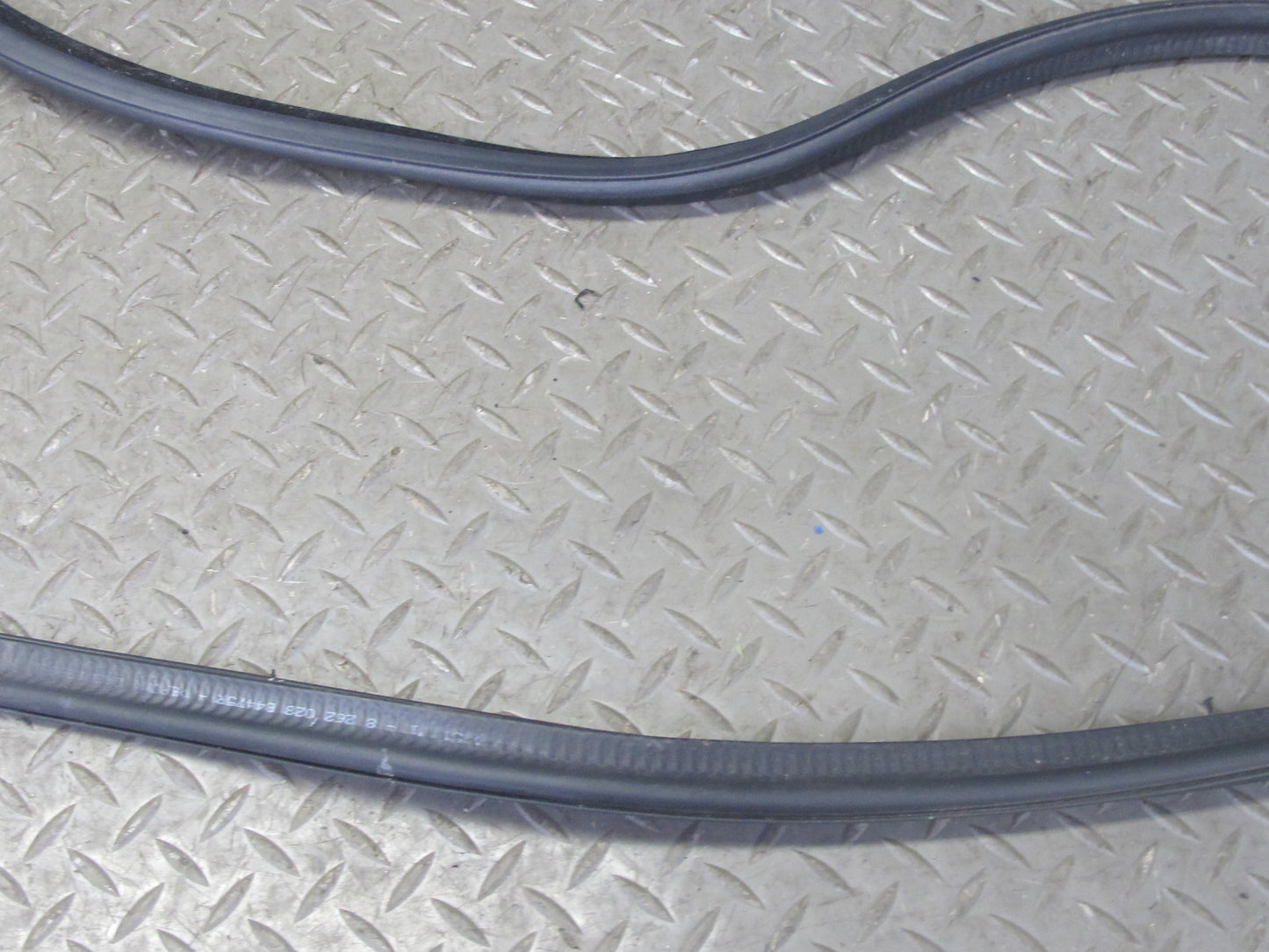 01-06 BMW E46 Convertible Rear Trunk Lid Weatherstrip Rubber Seal Gasket OEM