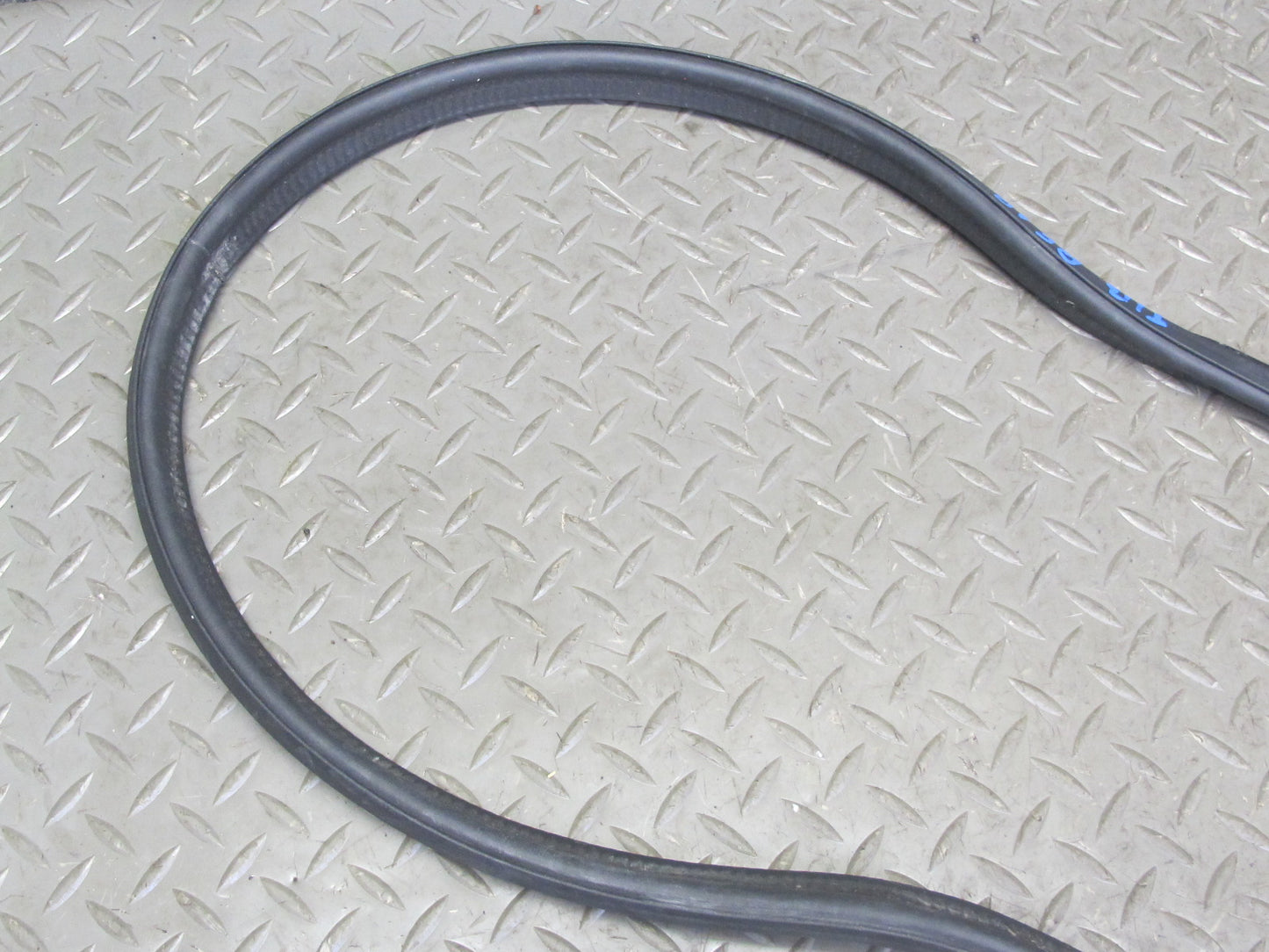 01-06 BMW E46 Convertible Rear Trunk Lid Weatherstrip Rubber Seal Gasket OEM