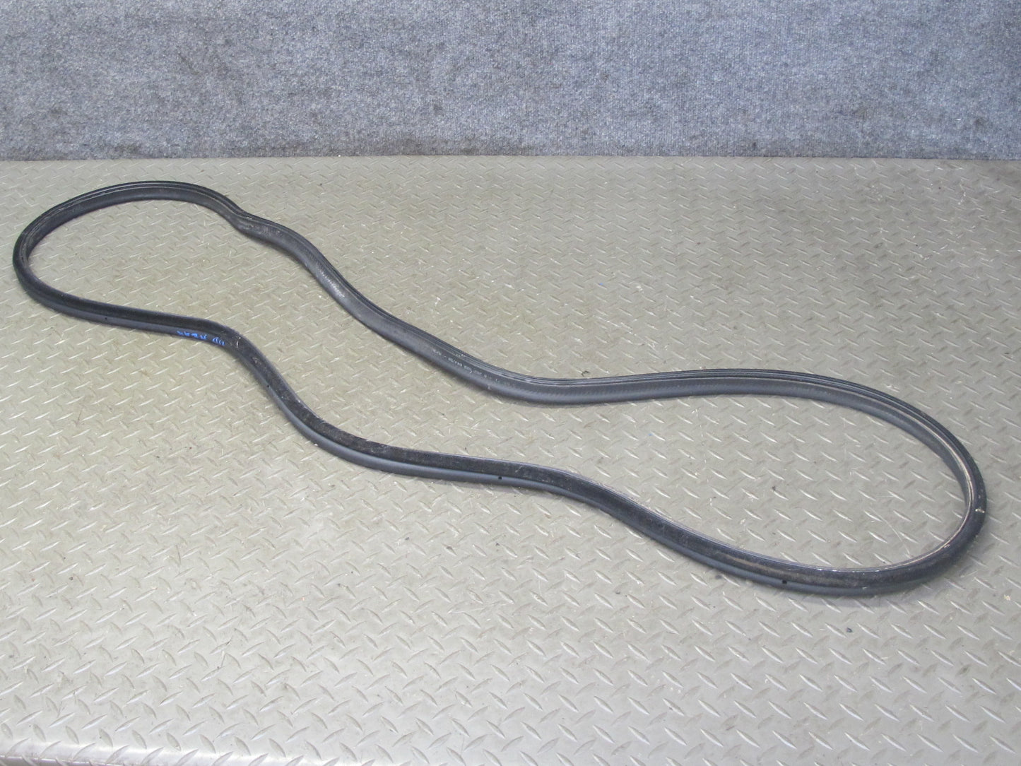 01-06 BMW E46 Convertible Rear Trunk Lid Weatherstrip Rubber Seal Gasket OEM