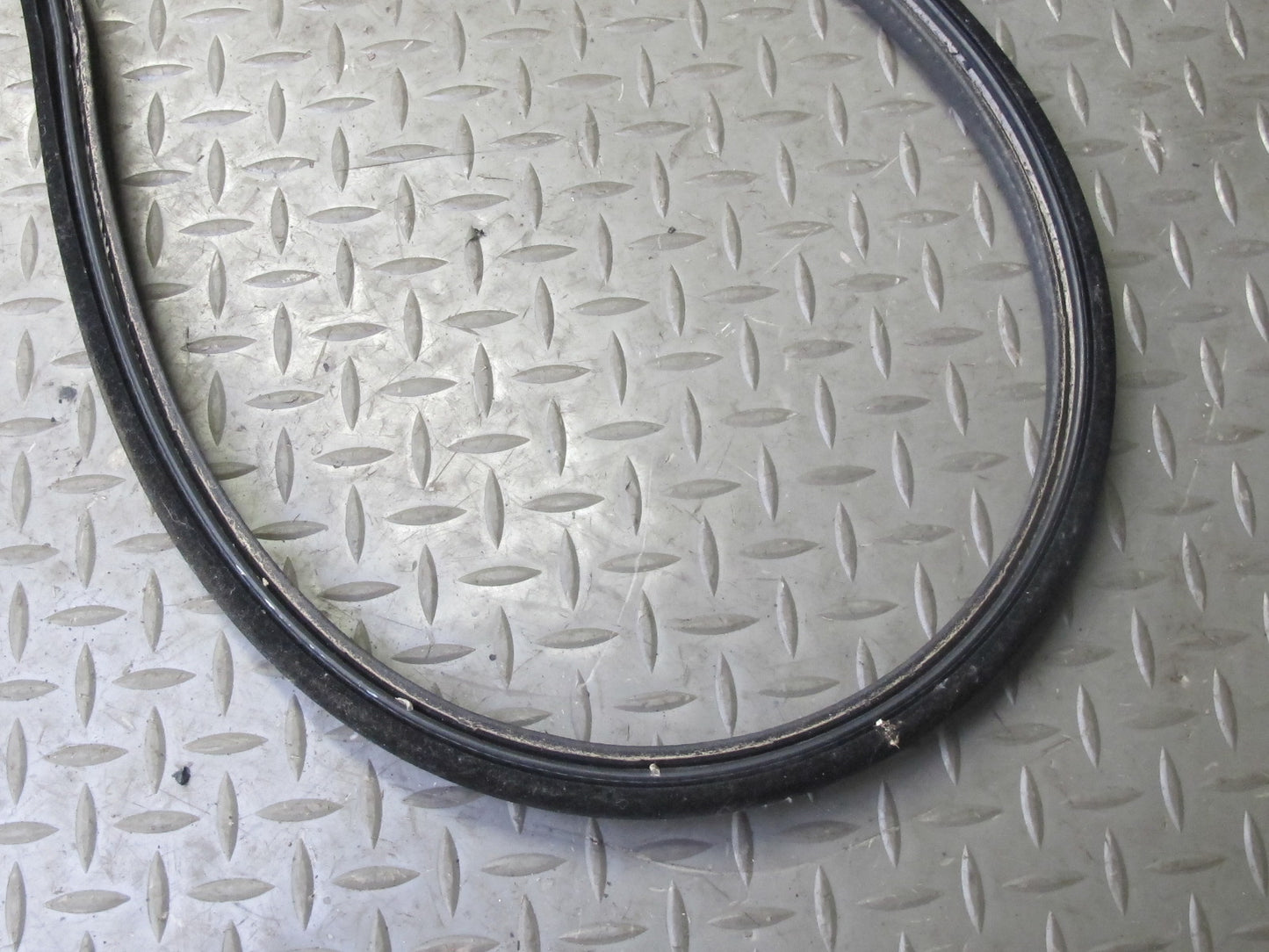 01-06 BMW E46 Convertible Rear Trunk Lid Weatherstrip Rubber Seal Gasket OEM