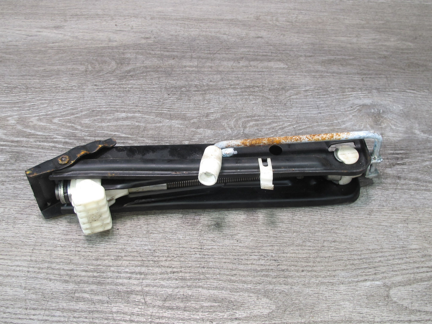 01-06 BMW E46 330i 3-SERIES Emergency Spare Tire Lift Jack 1096202 OEM
