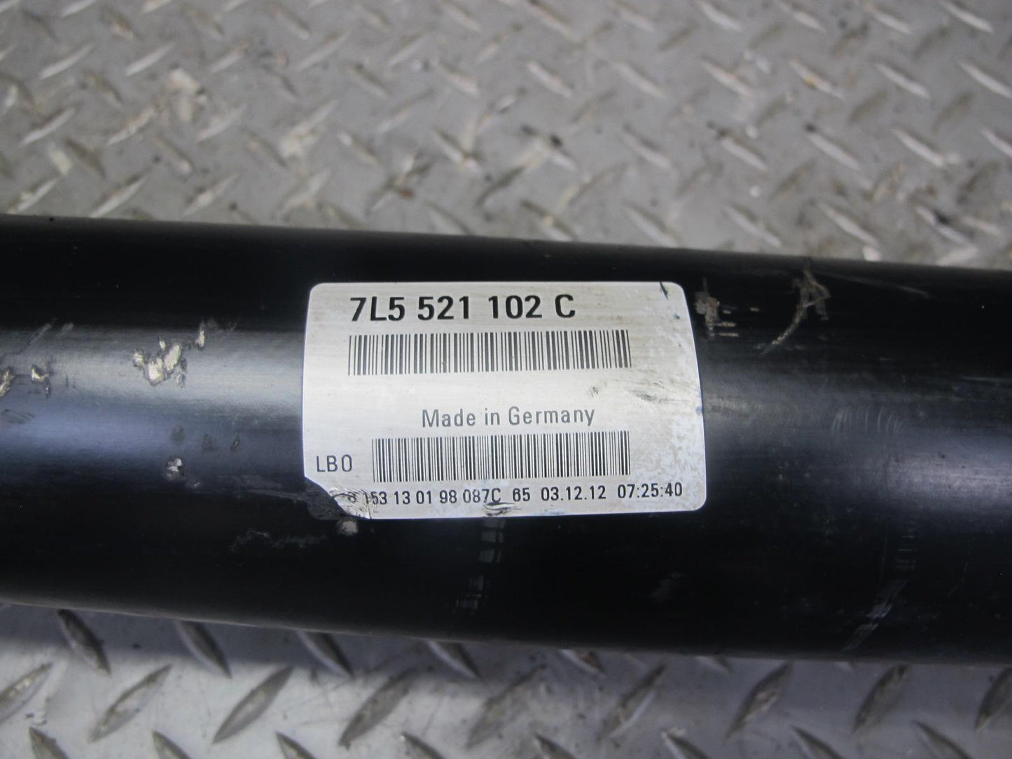 2003-2006 Porsche Cayenne 955 Turbo AWD Rear Driveshaft Drive Shaft 7L5521102C