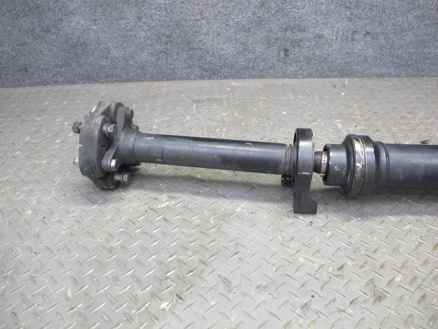 2003-2006 Porsche Cayenne 955 Turbo AWD Rear Driveshaft Drive Shaft 7L5521102C
