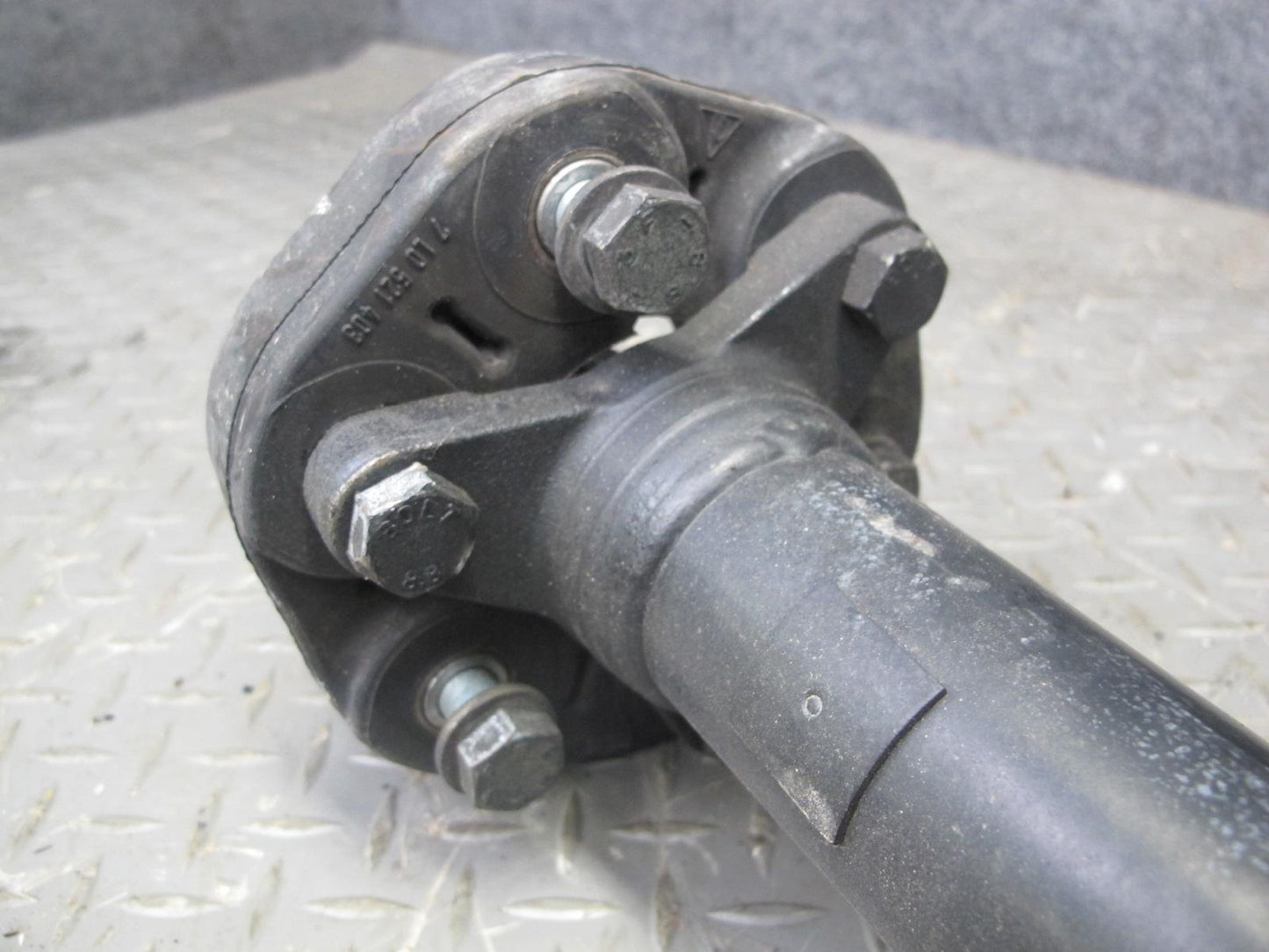 2003-2006 Porsche Cayenne 955 Turbo AWD Rear Driveshaft Drive Shaft 7L5521102C