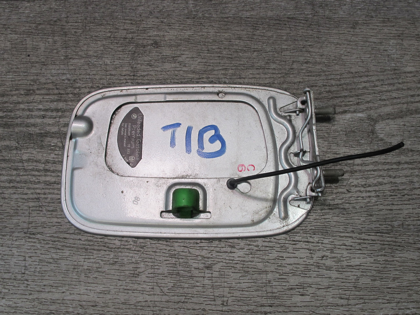 01-06 BMW E46 330i Convertible Fuel Tank Filler Door Lid Cover Orient Silver OEM