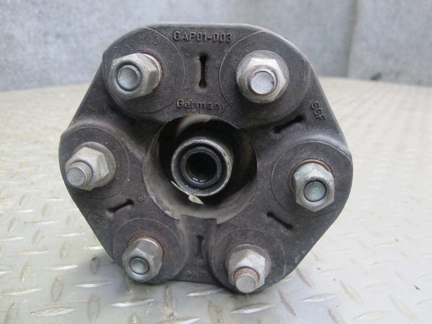 2003-2006 Porsche Cayenne 955 Turbo AWD Rear Driveshaft Drive Shaft 7L5521102C