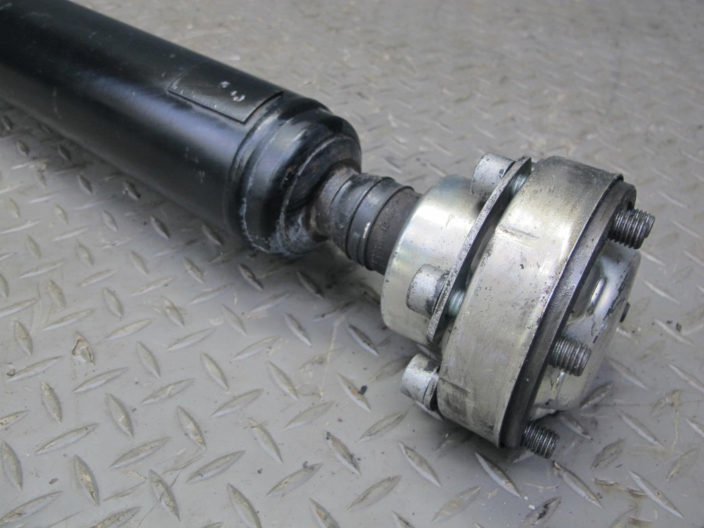 2003-2006 Porsche Cayenne 955 Turbo AWD Rear Driveshaft Drive Shaft 7L5521102C