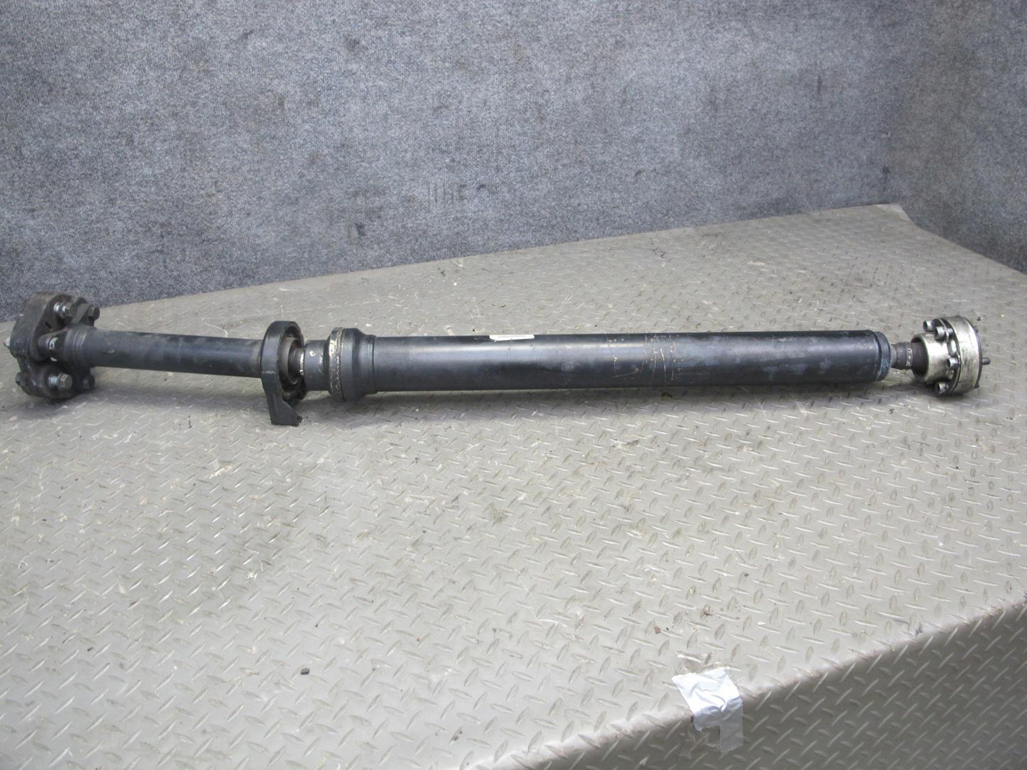 2003-2006 Porsche Cayenne 955 Turbo AWD Rear Driveshaft Drive Shaft 7L5521102C