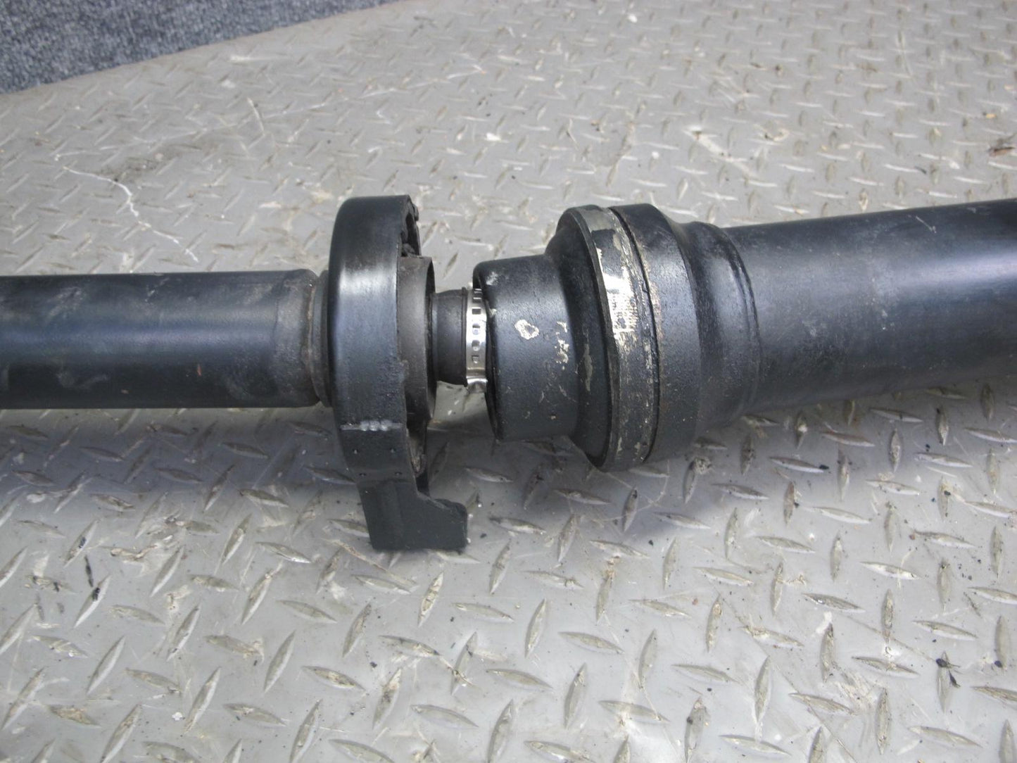 2003-2006 Porsche Cayenne 955 Turbo AWD Rear Driveshaft Drive Shaft 7L5521102C