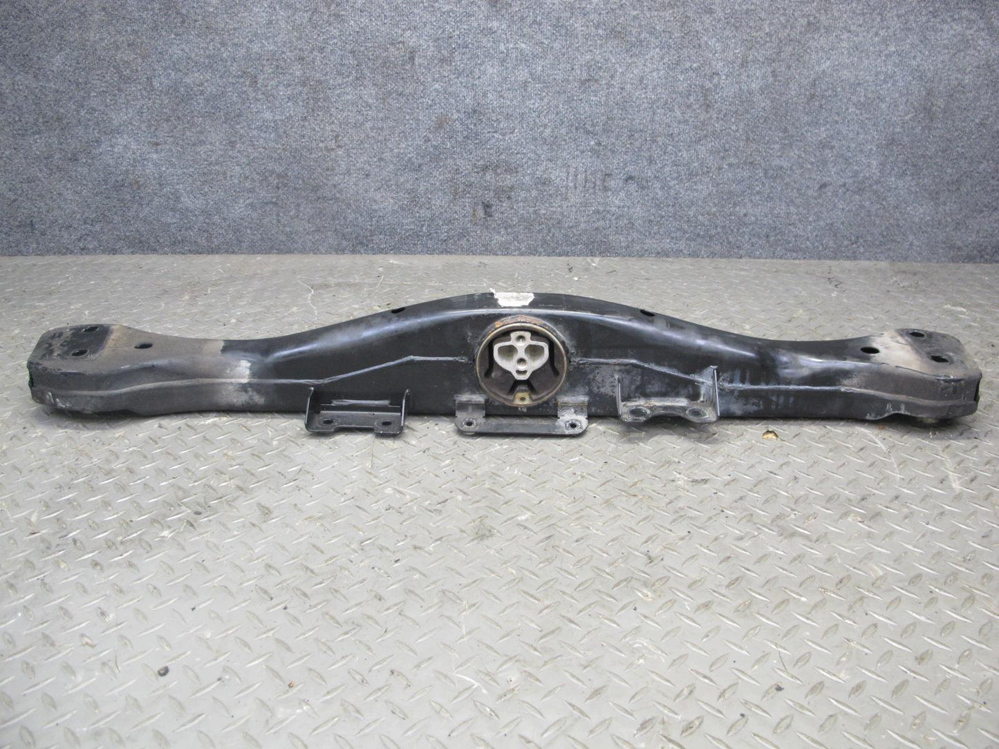 2003-2006 Porsche Cayenne 955 Transmission Crossmember Mount Support 7L0399227B