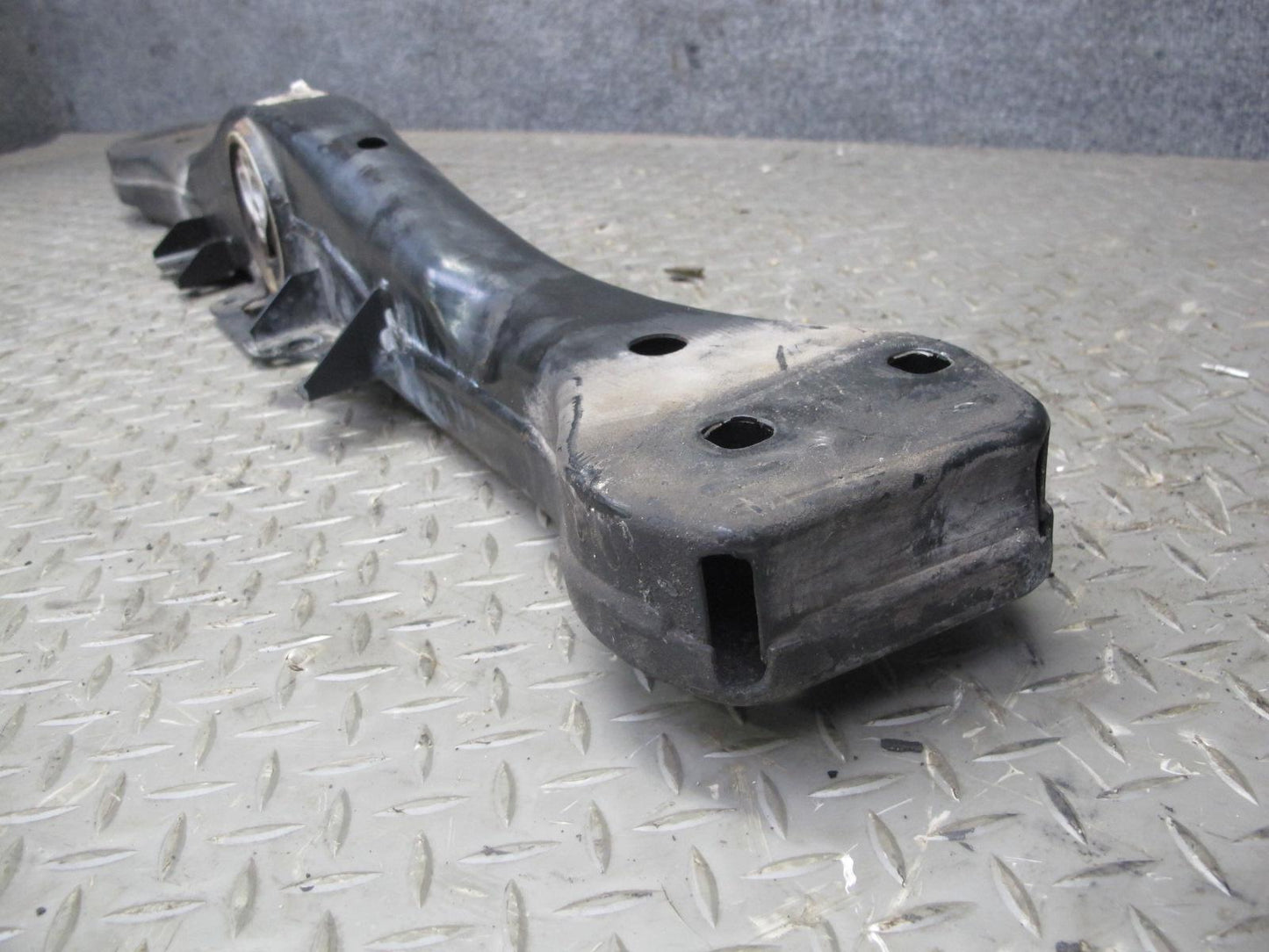 2003-2006 Porsche Cayenne 955 Transmission Crossmember Mount Support 7L0399227B