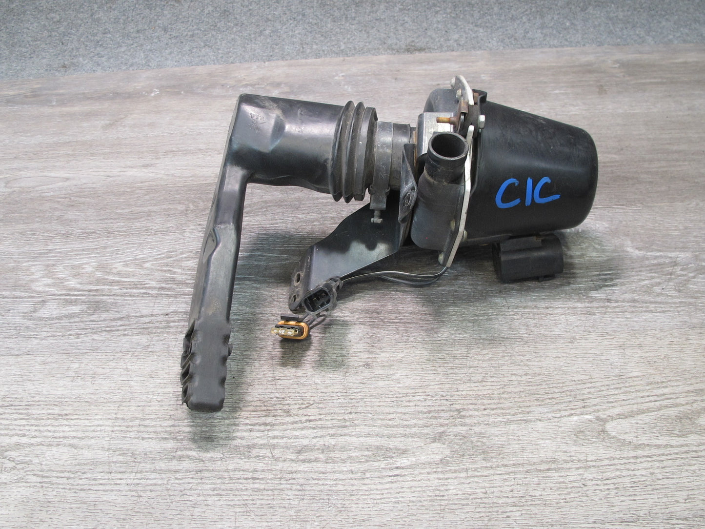 92-93 Chevrolet Corvette C4 Secondary Air Injection Smog Pump w Relay & Duct OEM