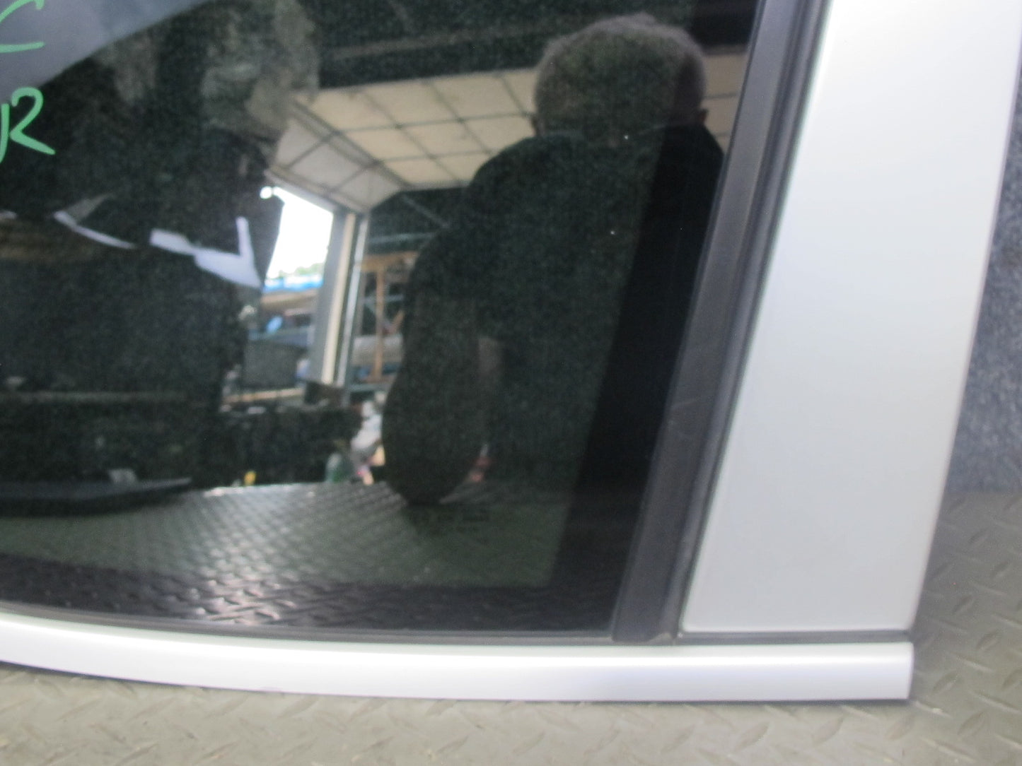 2003-2010 Porsche Cayenne 955 957 Rear Right Quarter Glass Window 7L5845298