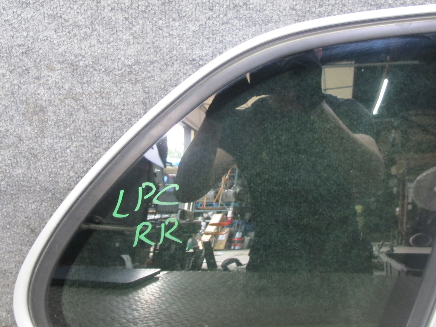 2003-2010 Porsche Cayenne 955 957 Rear Right Quarter Glass Window 7L5845298