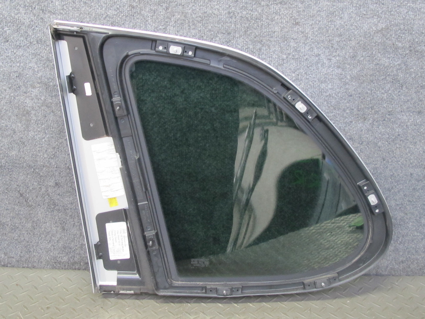 2003-2010 Porsche Cayenne 955 957 Rear Right Quarter Glass Window 7L5845298