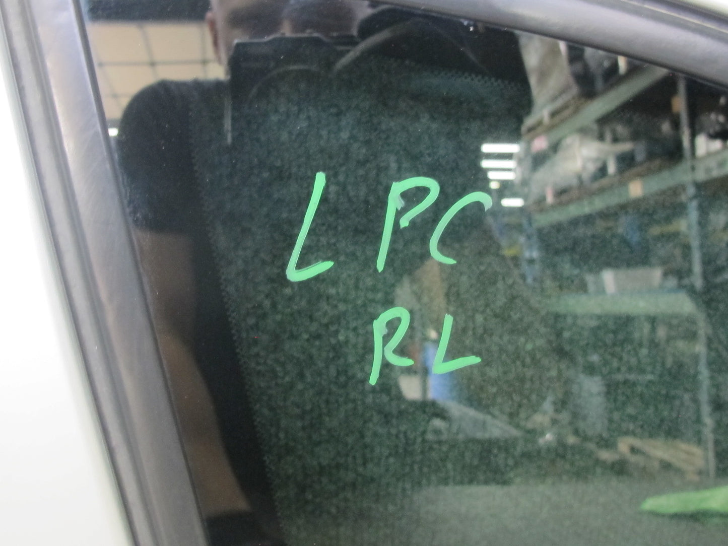 2003-2010 Porsche Cayenne 955 957 Rear Left Quarter Glass Window 7L5845297