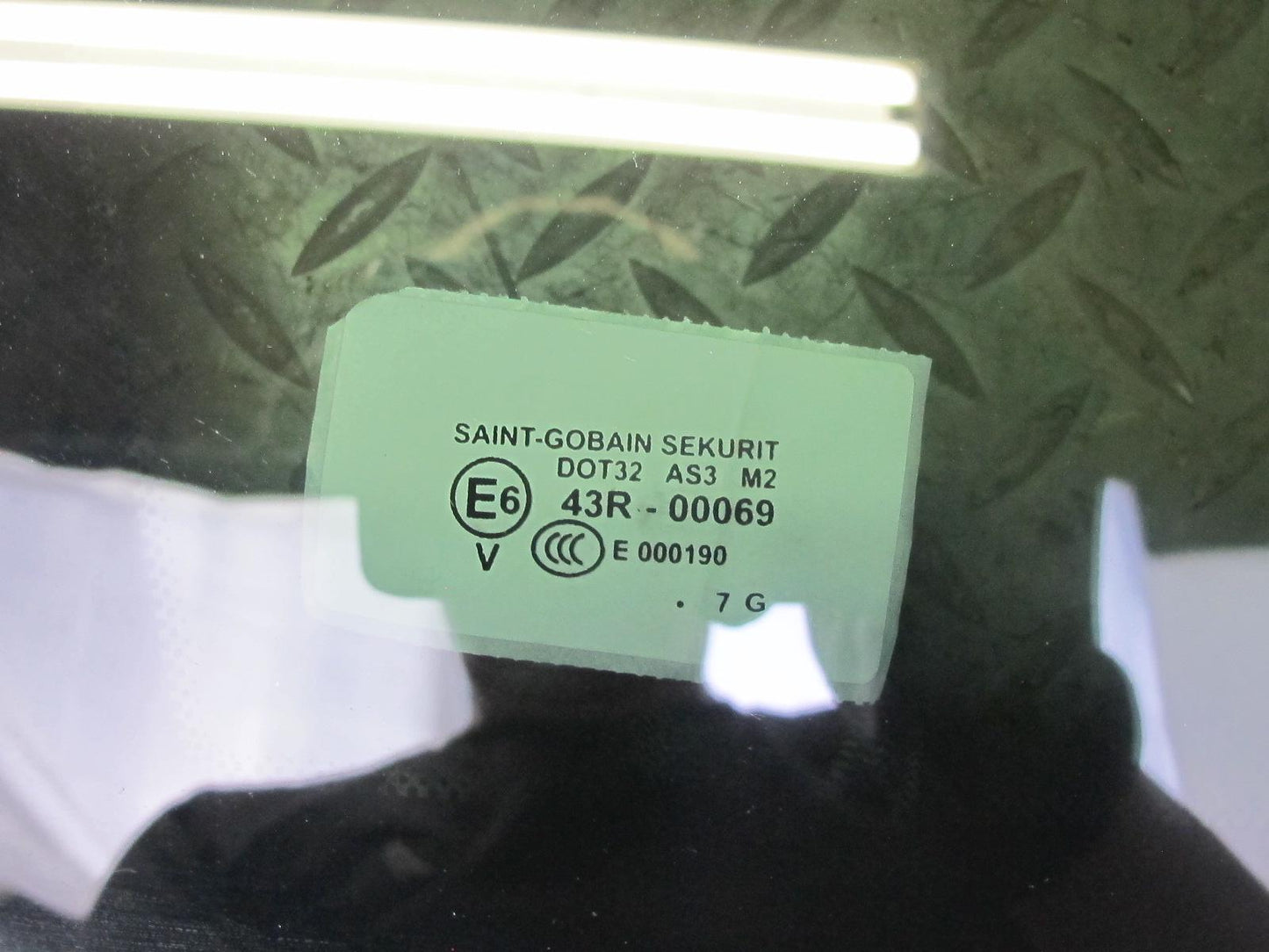 2003-2010 Porsche Cayenne 955 957 Rear Left Quarter Glass Window 7L5845297