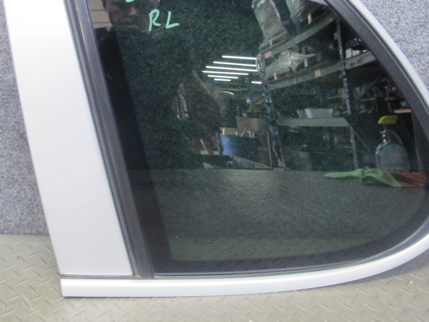 2003-2010 Porsche Cayenne 955 957 Rear Left Quarter Glass Window 7L5845297