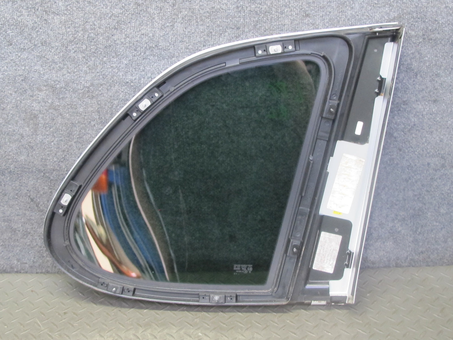 2003-2010 Porsche Cayenne 955 957 Rear Left Quarter Glass Window 7L5845297