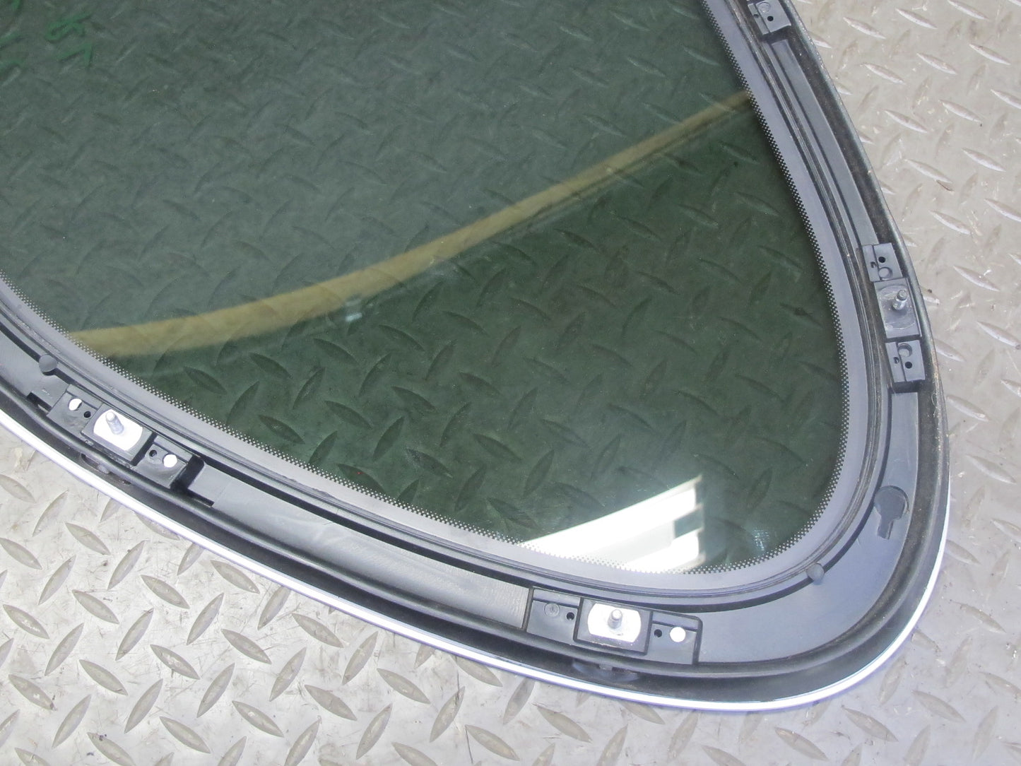 2003-2010 Porsche Cayenne 955 957 Rear Left Quarter Glass Window 7L5845297