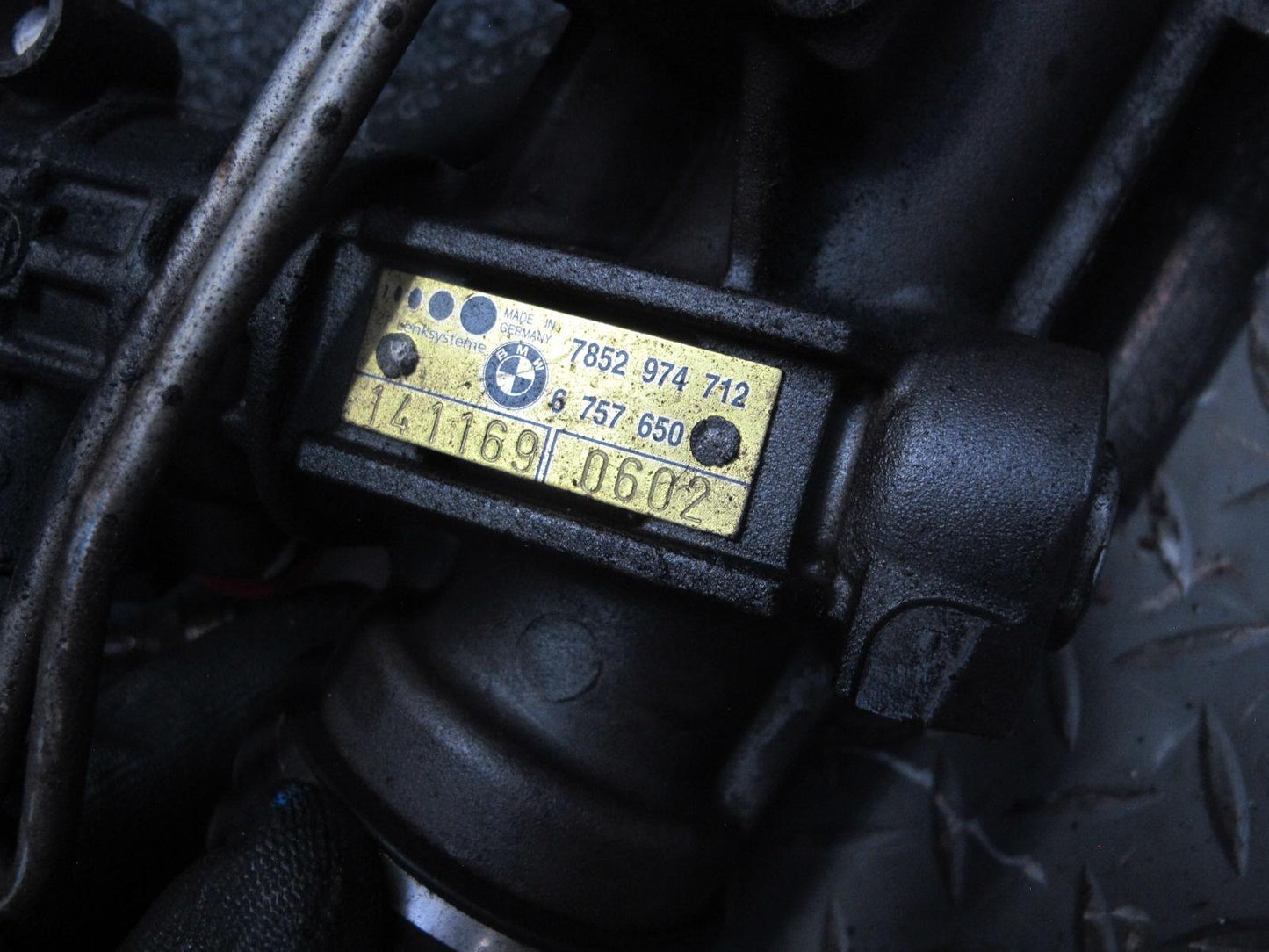 02-06 BMW E46 330Ci 330i Power Steering Rack & Pinion Yellow TAG 6757650 OEM