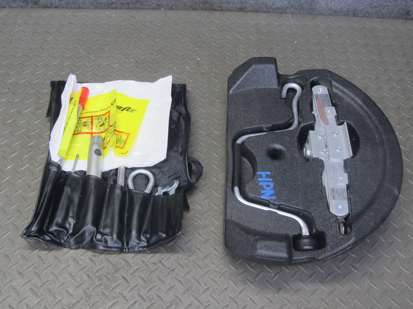 1999-2005 Porsche 911 996 Spare Tire Wheel Tool Jack KIT Set W/ Case & Foam