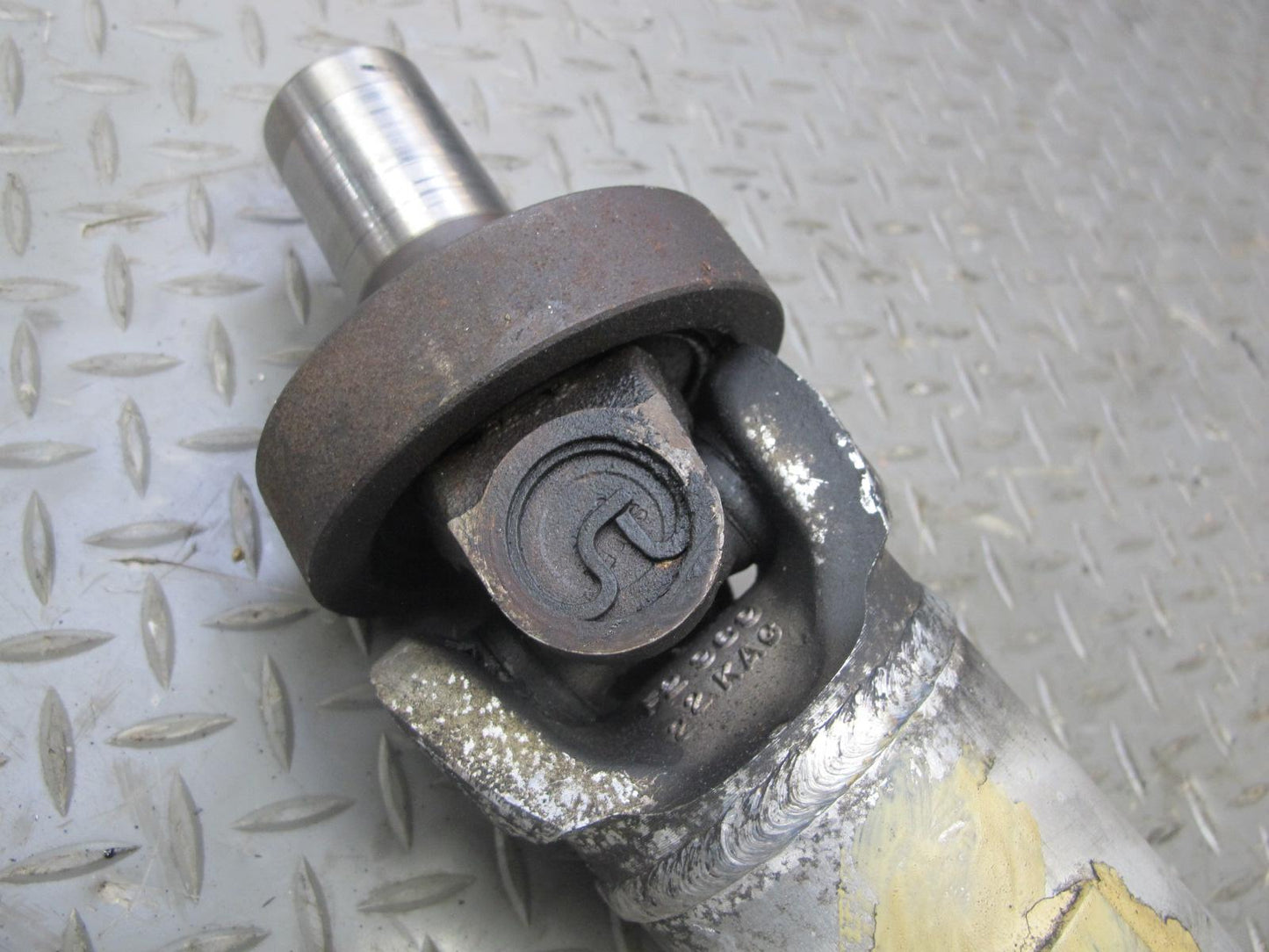 84-96 Chevrolet Corvette C4 Rear A/T Driveshaft Drive Shaft 10054289 OEM
