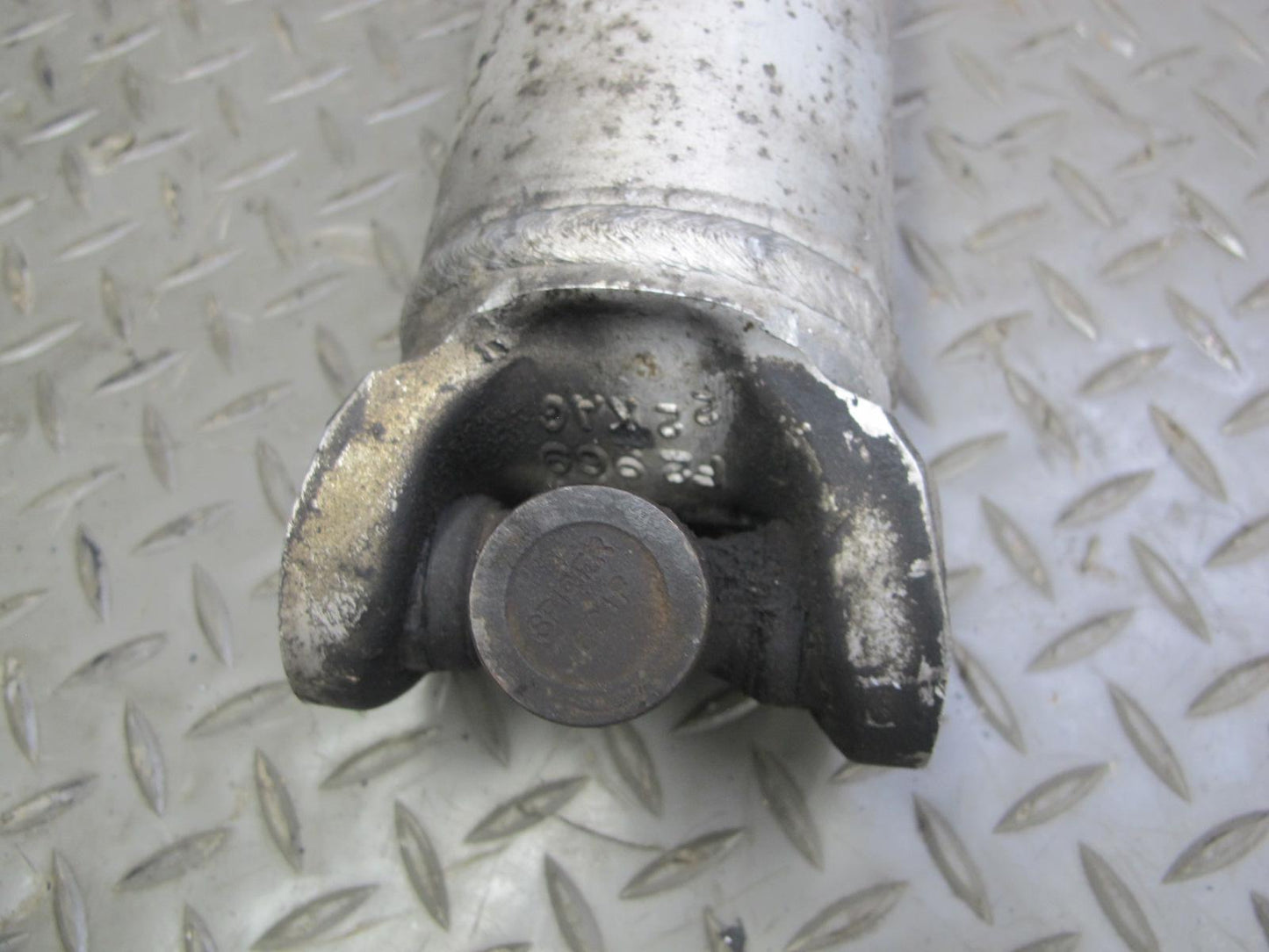 84-96 Chevrolet Corvette C4 Rear A/T Driveshaft Drive Shaft 10054289 OEM