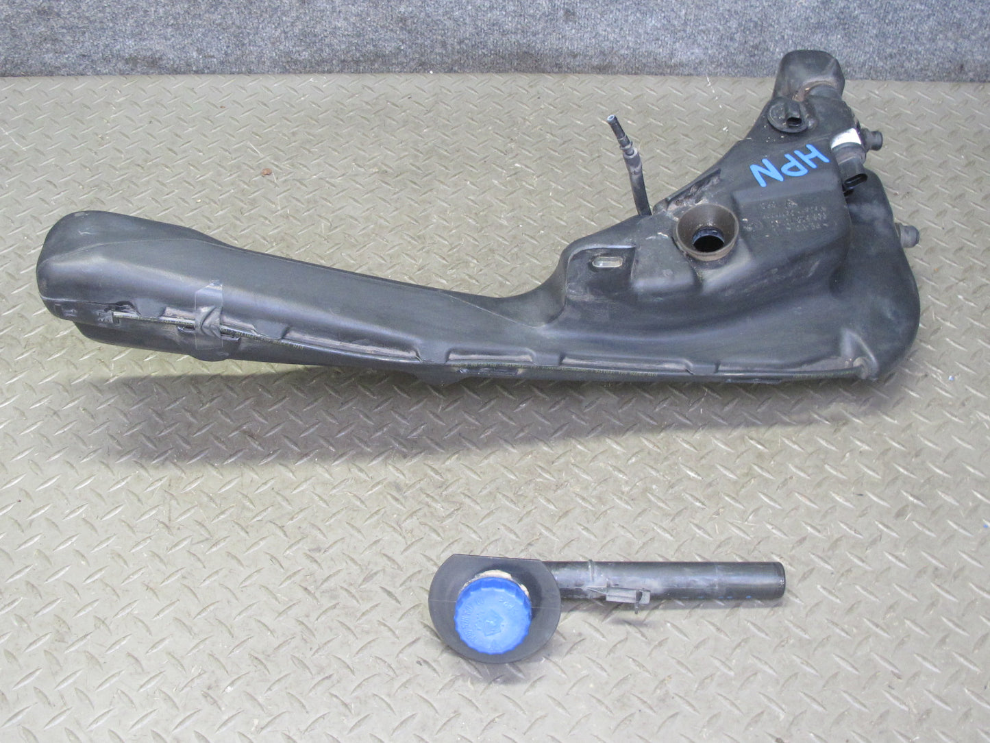 1999-2005 Porsche 911 Carrera 996 Windshield Washer Reservoir Tank W/ Pump