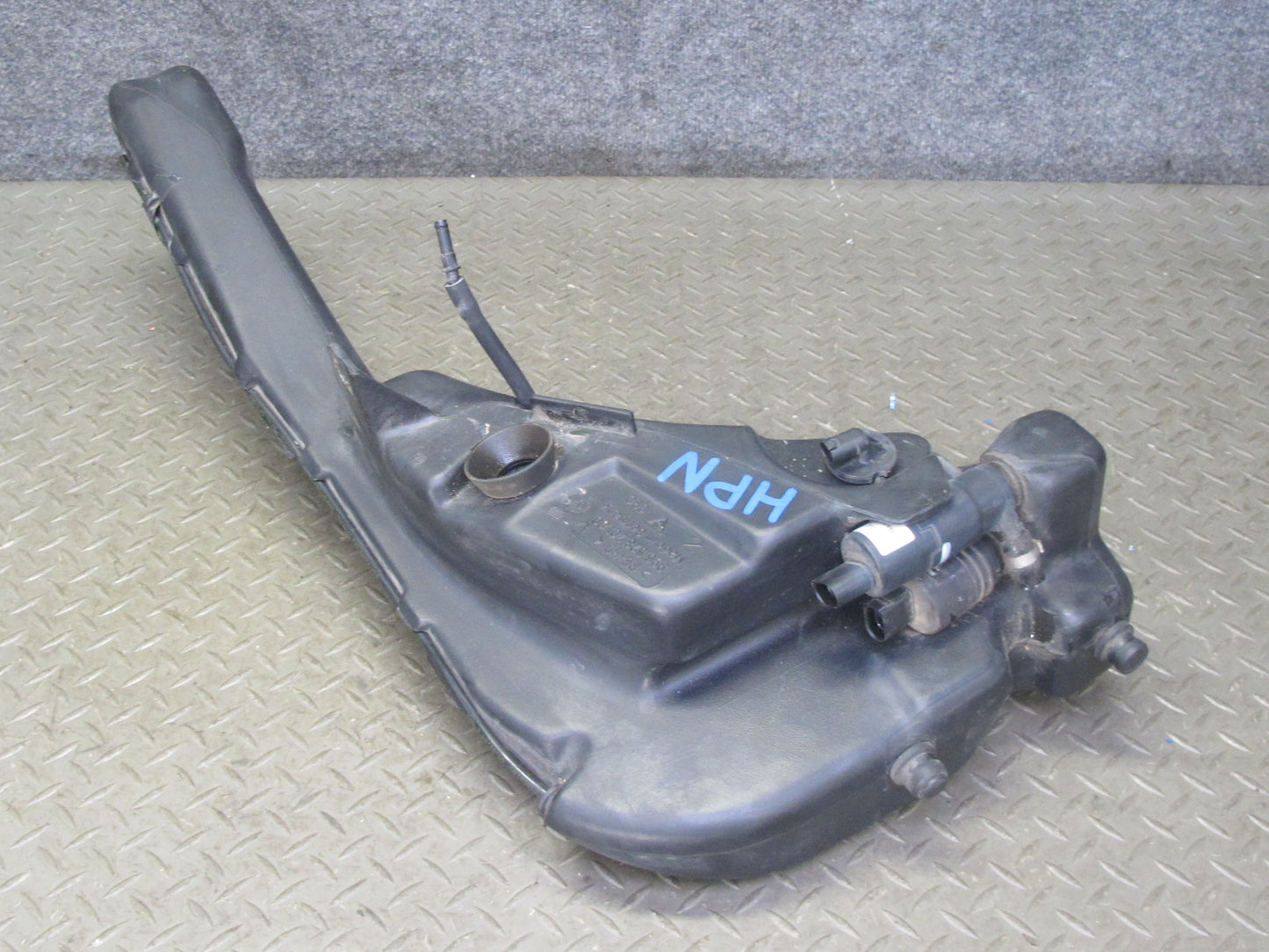 1999-2005 Porsche 911 Carrera 996 Windshield Washer Reservoir Tank W/ Pump
