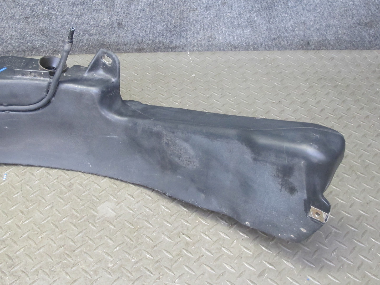 1999-2005 Porsche 911 Carrera 996 Windshield Washer Reservoir Tank W/ Pump