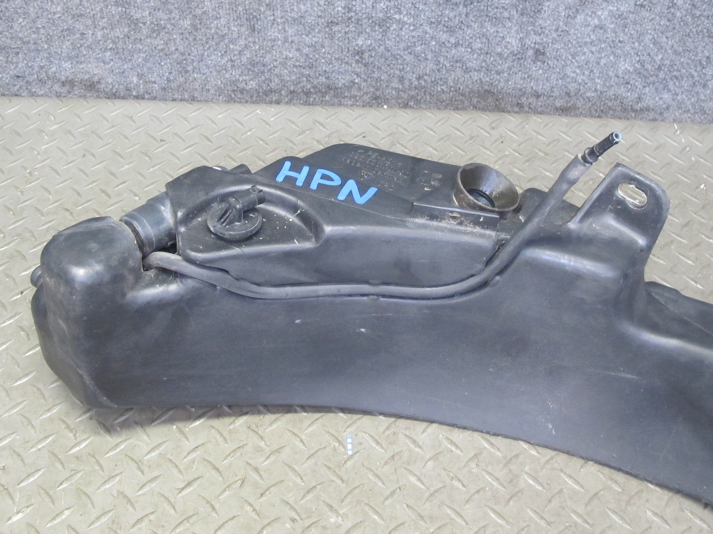 1999-2005 Porsche 911 Carrera 996 Windshield Washer Reservoir Tank W/ Pump