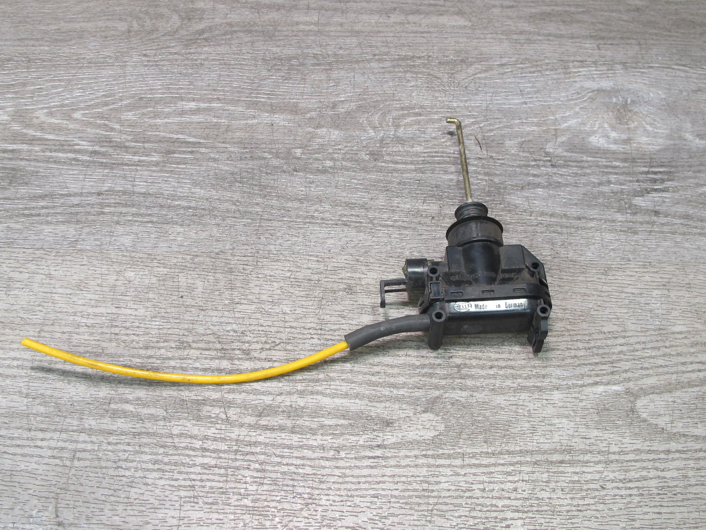 86-89 Mercedes R107 560SL Front Left Driver Door Lock Vacuum Actuator OEM