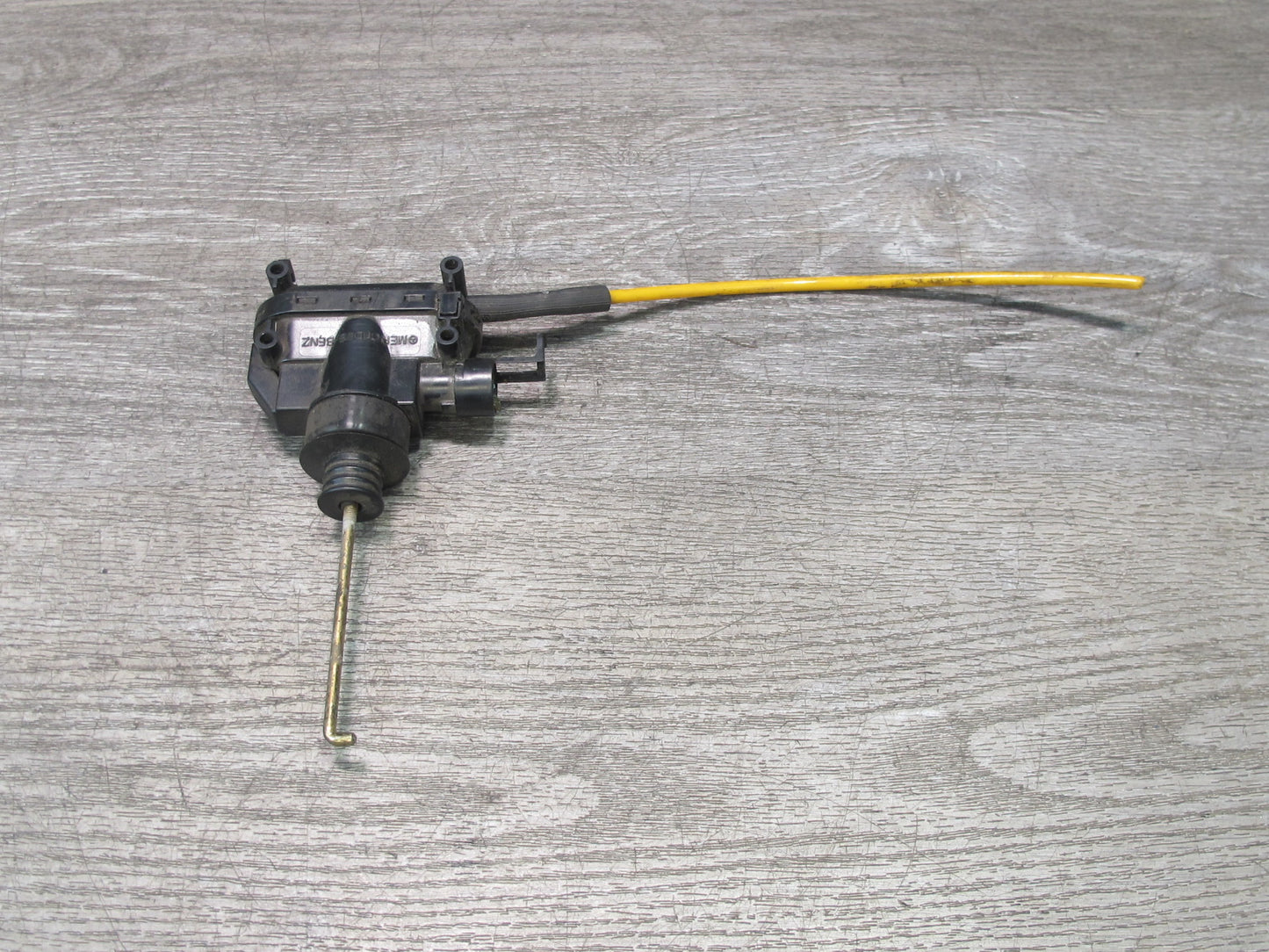 86-89 Mercedes R107 560SL Front Left Driver Door Lock Vacuum Actuator OEM