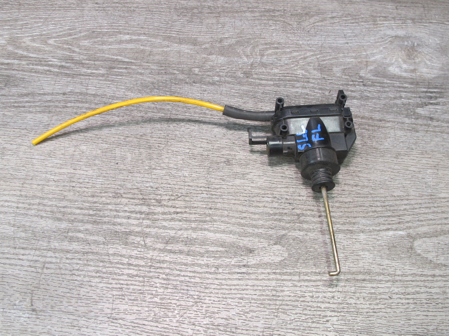 86-89 Mercedes R107 560SL Front Left Driver Door Lock Vacuum Actuator OEM