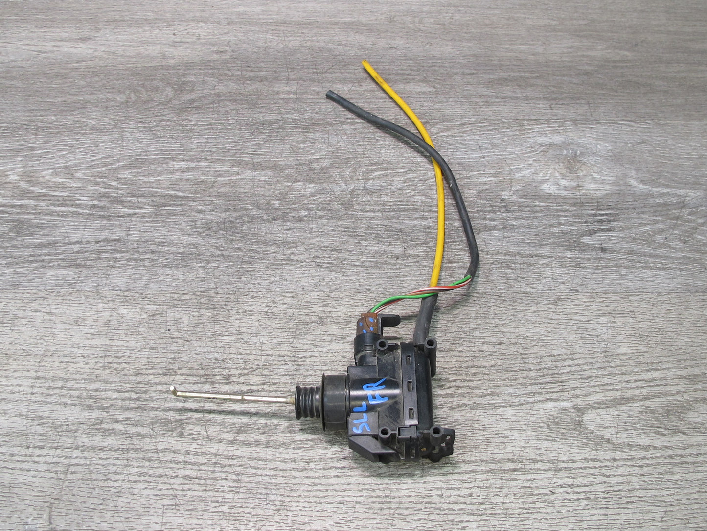 86-89 Mercedes R107 560SL Front Right Passenger Door Lock Vacuum Actuator OEM