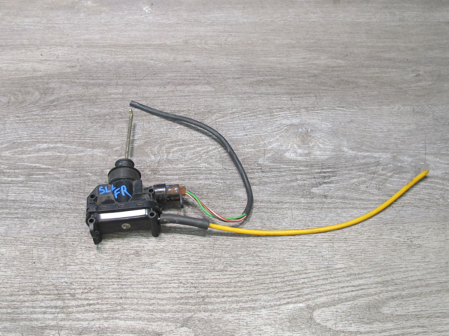 86-89 Mercedes R107 560SL Front Right Passenger Door Lock Vacuum Actuator OEM