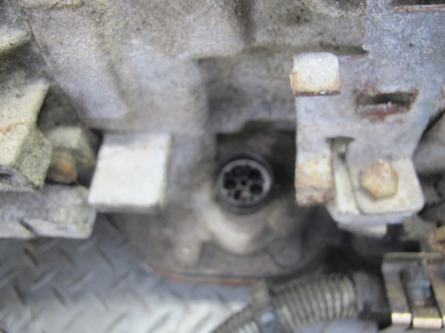 99-01 Isuzu Vehicross G27 4-SPEED Automatic Transmission 130K Miles 96018270 OEM