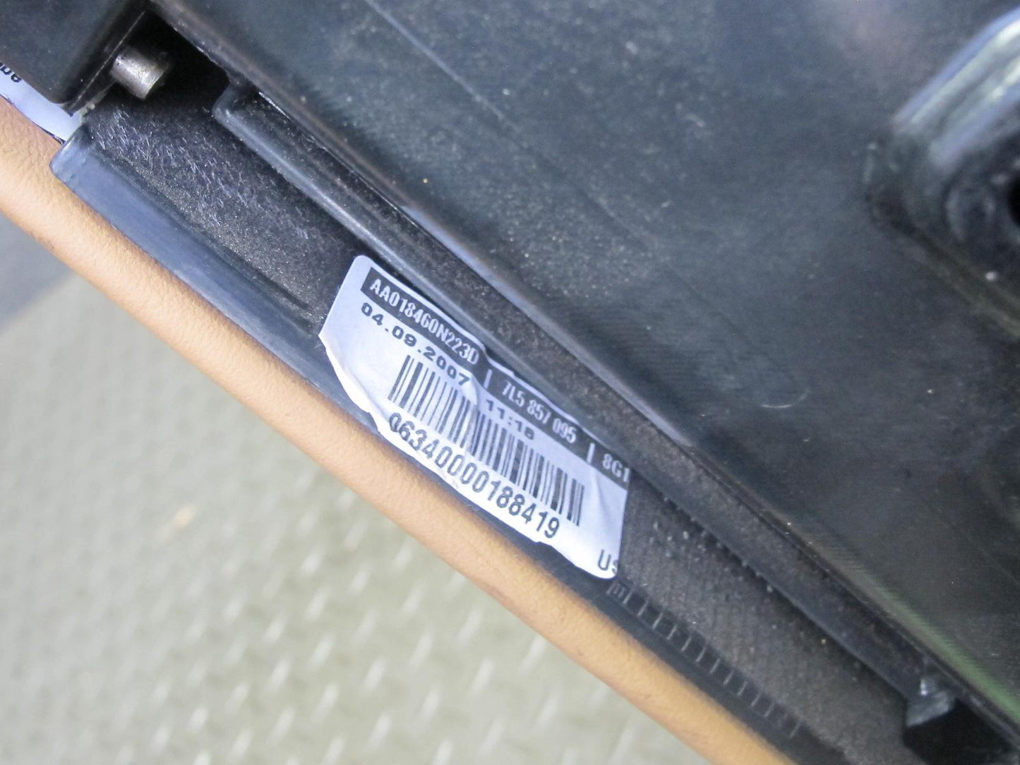 2003-2010 Porsche Cayenne 955 957 Dash Glove Box Compartment Storage