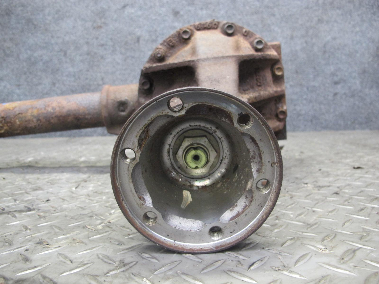 99-01 Isuzu Vehicross 4WD Front Differential Carrier 4.30 Ratio 130K OEM