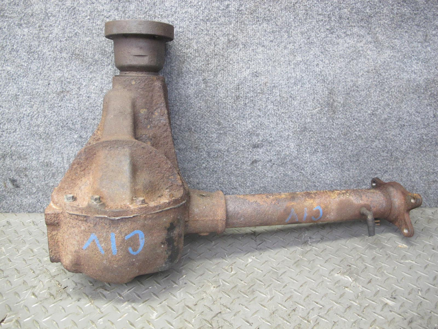 99-01 Isuzu Vehicross 4WD Front Differential Carrier 4.30 Ratio 130K OEM