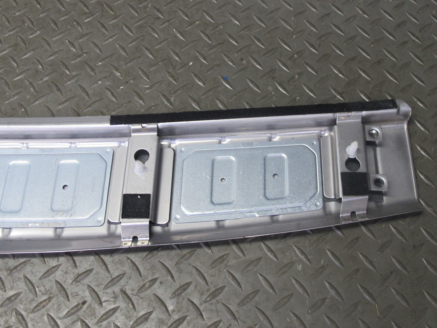 2008-2010 Porsche Cayenne 957 Rear Trunk Tailgate Scuff Loading Sill Plate