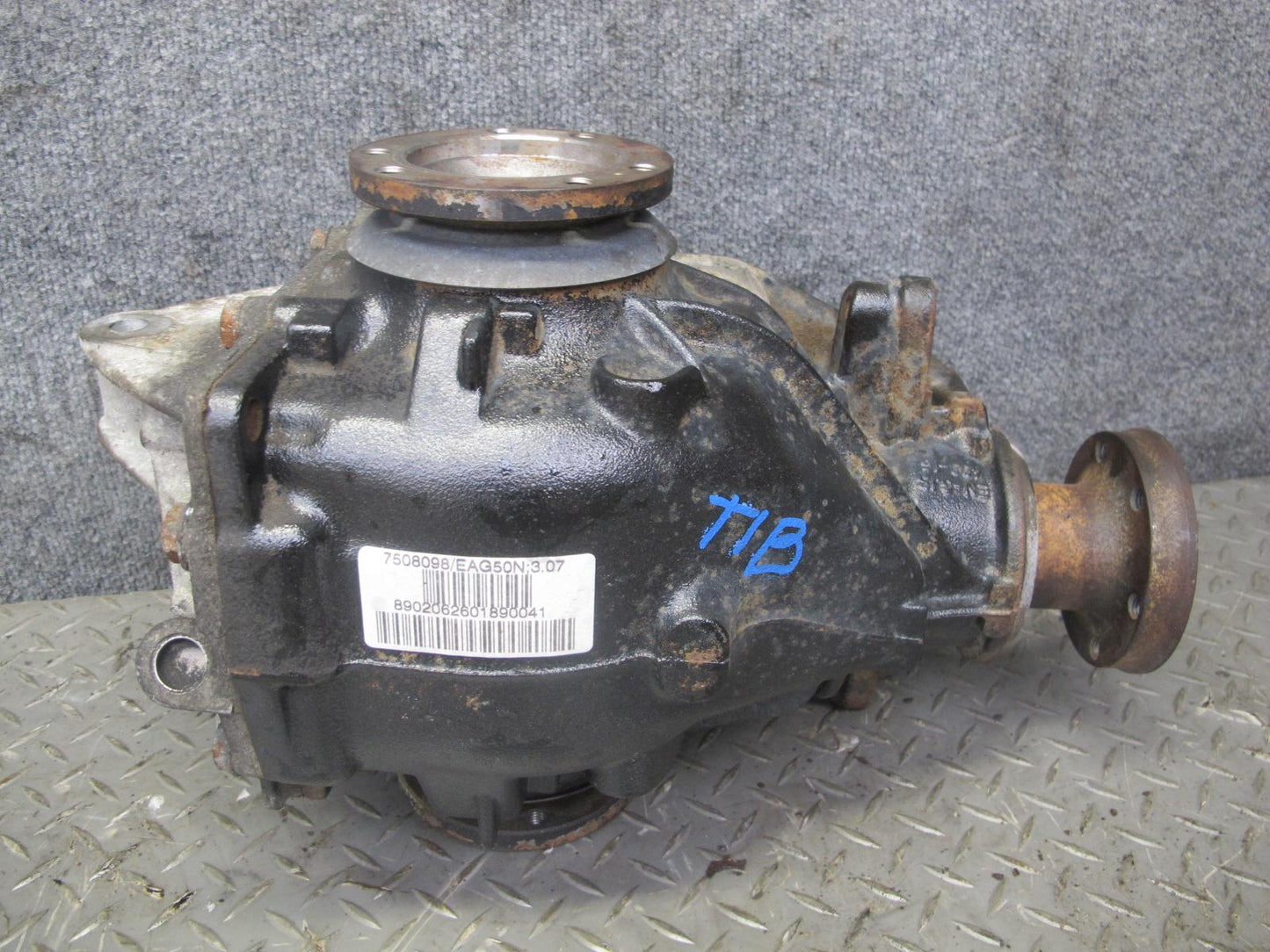 01-06 BMW E46 330i 330CI M/T Manual Rear Differential Carrier 3.07 Ratio OEM