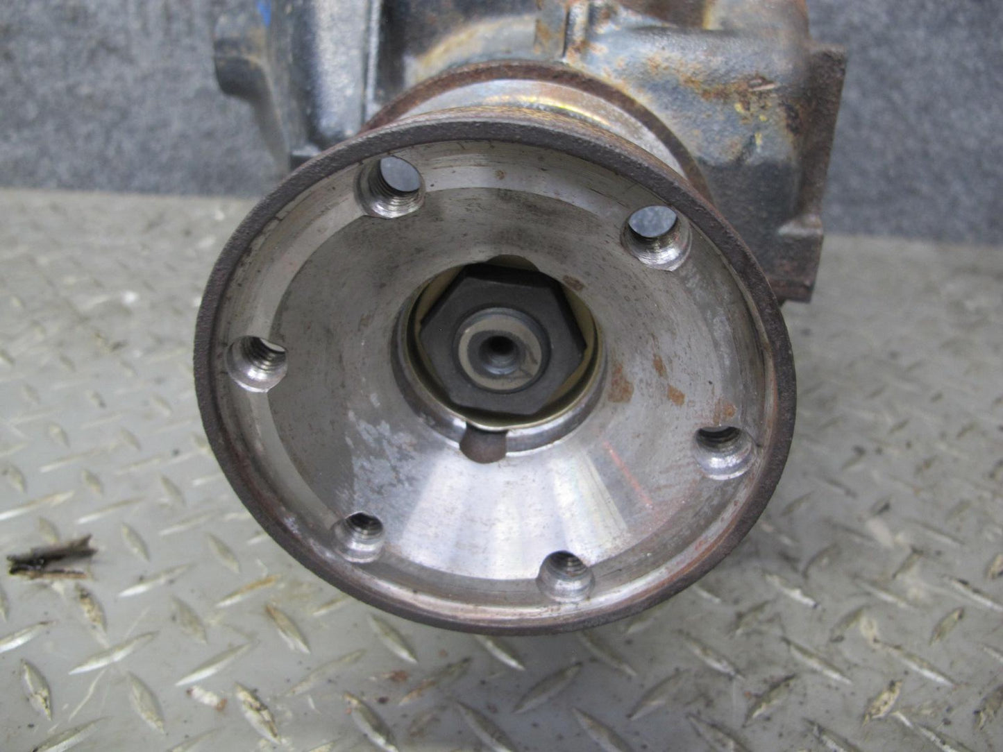 01-06 BMW E46 330i 330CI M/T Manual Rear Differential Carrier 3.07 Ratio OEM